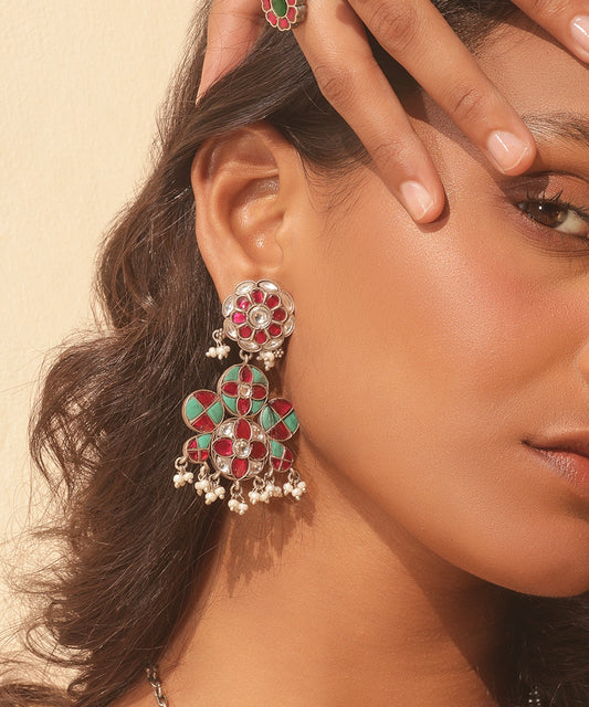 Silver Traditional Dual-Tone Kundan Stone Chandelier Earrings